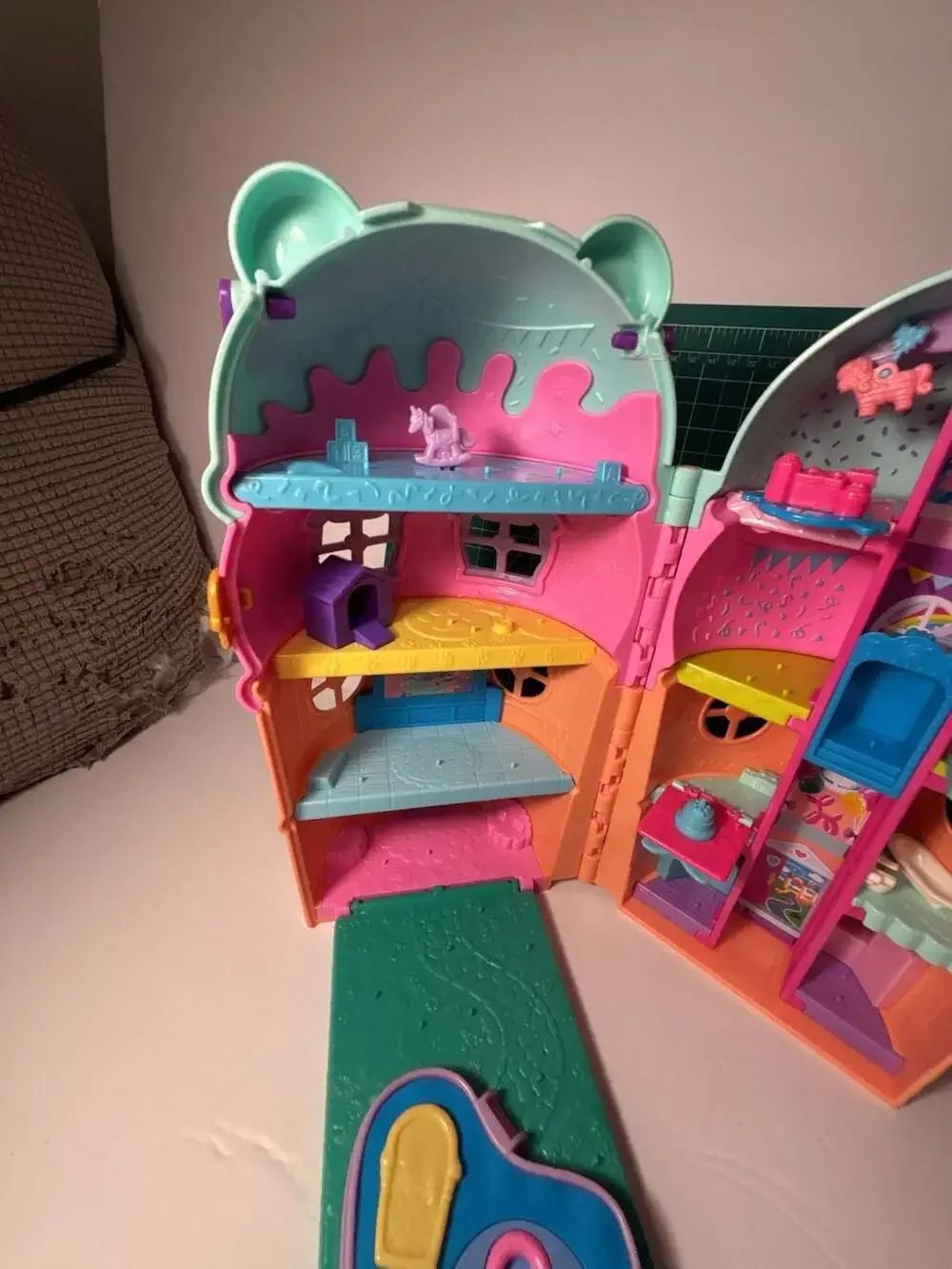Polly Pocket Ice Cream Cone Playset Gelato House with Elevator